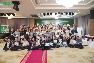 Ảnh chụp tập thể học viên cùng chuyên gia sau buổi đào tạo